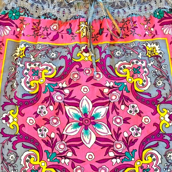 Flying Tomato Blouse - Picture 3 of 7